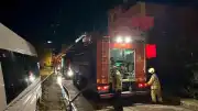Avcılar'da Üç Katlı Bir Binanın Çatısında Yangın Çıktı