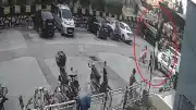 12. kattan düşen 14 yaşındaki E.D.K. yaralı kurtuldu