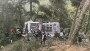 İzmir Bayındır'da Tarım İşçilerini Taşıyan Servis Minibüsü Şarampole Devrildi: 22 Yaralı