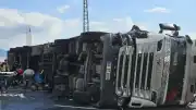 Ağrı'da Zincirleme Trafik Kazası: 1 Ölü, 4 Yaralı