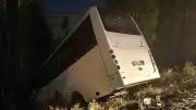 Ankara Mamak'ta Servis Aracının Şarampole Devrildiği Kazada 8 Yaralı