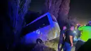 Ankara Mamak'ta servis minibüsü ile otomobil çarpıştı: 8 yaralı