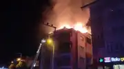 Bolu'da Apartman Çatı Katında Yangın: Kullanılamaz Hale Geldi