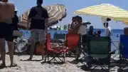 Çeşme Altınkum Plajı'nda Şemsiye Tartışması: Arbede Çıktı