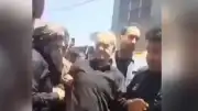 İran Cumhurbaşkanı Pezeşkiyan ve Dışişleri Bakanı Arakçi'ye Cenaze Töreninde Saldırı