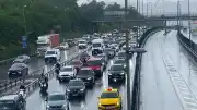 İstanbul'da Sağanak Yağış Trafikte Aksamalara Neden Oldu