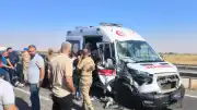 Nusaybin'de Ambulansın Karıştığı Zincirleme Trafik Kazası: 3 Yaralı