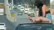 Araç Üzerinde Tehlikeli Hareketler Yapan Sürücü ve Yolcu Gözaltına Alındı