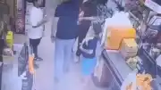 Ümraniye Marketinde Uyarı Yapan Çalışan, Müşterinin Ağabeyi Tarafından Darbedildi