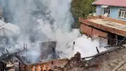 Kastamonu İnebolu'da Çıkan Yangında Ahşap Ev ve Ahır Kül Oldu, 5 Büyükbaş Hayvan Telef Oldu