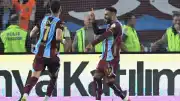 Mohamed Salah'ın Hat-Trick Yaptığı Maçta Galatasaray'a Tarihi Fark: Trabzonspor Fark Attı