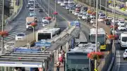 İstanbul'da Trafik Durumu: 22 Ekim Perşembe Günü Hangi Yollarda Yoğunluk Yaşanıyor?
