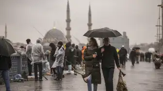 AKOM'dan İstanbul'a Uyarı: Soğuk ve Yağışlı Hava 4-5 Gün Sürecek