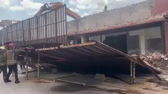 Ankara'da Yıkım Çalışmasında Platform Devrildi