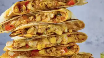 Ev Yapımı Tavuklu Quesadilla Tarifi