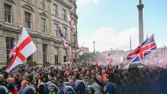 Londra'da Geniş Çaplı Gösterilere Polis Hazırlığı