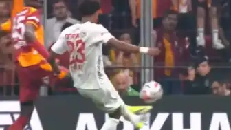Galatasaray'ın Penaltı Tartışmaları: Osimhen Golü Attı, Antalyaspor İtiraz Etti