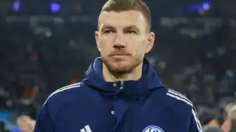 E.D., 40 Yaşında Schalke 04'te Tarihi Bir İmza Atmaya Hazırlanıyor