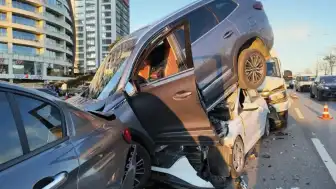 Kartal'da Zincirleme Kaza: 5 Yaralı