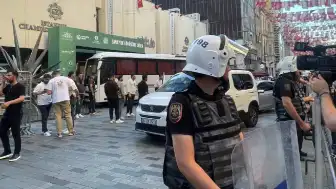 İstanbul'da Öğretmenlerin Taksim Eylemine Polis Müdahalesi: Gözaltılar Gerçekleşti