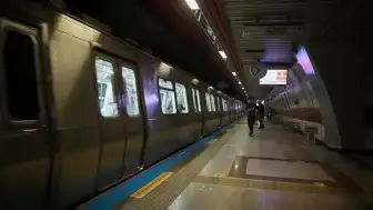 M4 Metro Hattı Bostancı İstasyonu'nda Teknik Arıza: Yolcular Tünelden Tahliye Edildi