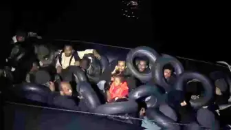 İzmir'in Karaburun Açıklarında 31 Düzensiz Göçmen Kurtarıldı