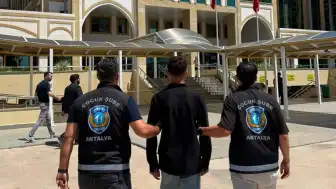 Antalya'da '12'den sonra devlet biziz' diyen 17 yaşındaki E.K. gözaltına alındı