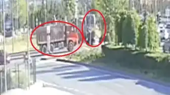 Kayseri'de Kamyon ve Tramvay Çarpıştı: 5 Yaralı