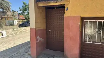 İzmir'in Ödemiş İlçesinde Kapıya Bırakılmış Bebek Bulundu