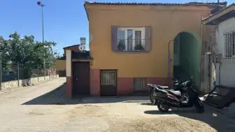 İzmir'in Ödemiş İlçesinde Kapıya Bırakılan Bebek Bulundu