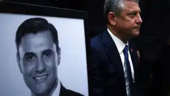 Özgür Özel'den Vefat Eden Manisa Belediye Başkanı Ferdi Zeyrek Anısına Paylaşım