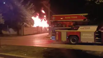 Bursa'da Geri Dönüşüm Tesisinde Yangın: Yaralı Yok