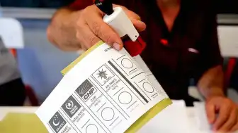 Üç İlde Yerel Ara Seçimler İçin Oy Verme İşlemi Başladı