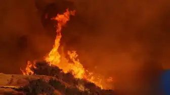 Los Angeles'taki Ölümcül Yangını Başlatmakla Suçlanan Sanığın Davası Başlıyor