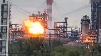 Moskova Belediye Başkanı Sergey Sobyanin: Moskova Petrol Rafinerisi İHA saldırısıyla yeniden hasar aldı