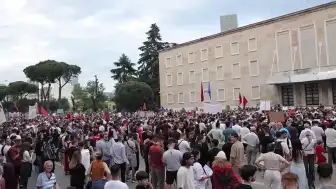 Arnavutluk'ta Trump Ailesi'nin Tatil Köyü Projesine Kitlesel Tepki