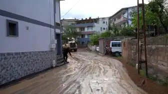 Gümüşhane'de Sel Felaketi: Evler, Ahır ve Araçlar Zarar Gördü