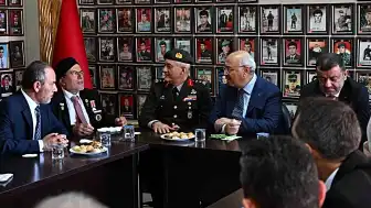 Vali Köşger: "Huzur ve refahı gazilerimize borçluyuz"