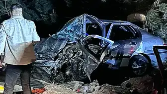 Adana'da Trafik Kazası: 2 Kişi Hayatını Kaybetti, 3 Kişi Yaralandı