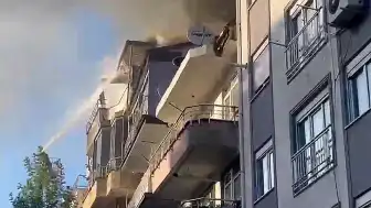 Amasra'da Çatı Yangını: Bir Çift İtfaiye Ekipleri Tarafından Kurtarıldı