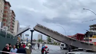Ankara'da Damperi Açık Kamyon Üst Geçidi Yıktı: 3 Yaralı