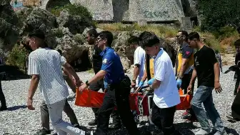 Antalya'da Arkadaşını Kurtarırken Su Yutan Çocuk Hastaneye Kaldırıldı