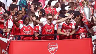 Arsenal, 22 Yıl Aradan Sonra Gelen Şampiyonluğu Londra'da Taraftarıyla Kutladı