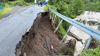 Artvin'de Sağanak Yağış Nedeniyle Dere Taştı: 5 Köy Yolu Ulaşıma Kapandı
