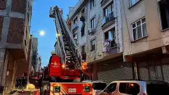 Bağcılar'da Apartman Dairesinde Yangın: Hasar Meydana Geldi