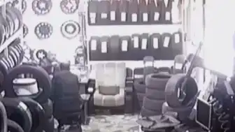 Bayrampaşa'da Akrabasını Silahla Vuran Şüpheli Kamerada