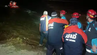 Bursa'da Baraj Kapaklarının Açılmasıyla Derede Mahsur Kalan 4 Kişi Kurtarıldı
