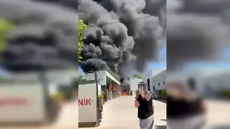 Bursa'da Depo Yangını Söndürüldü