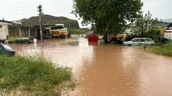Çorum'un İskilip İlçesinde Şiddetli Yağış ve Dolu: Yollar Kapandı, Su Baskınları Yaşandı