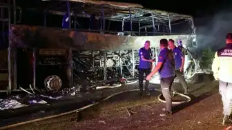 Denizli'de Otobüs Yangınında 7 Kişi Hayatını Kaybetti, 30 Kişi Yaralandı